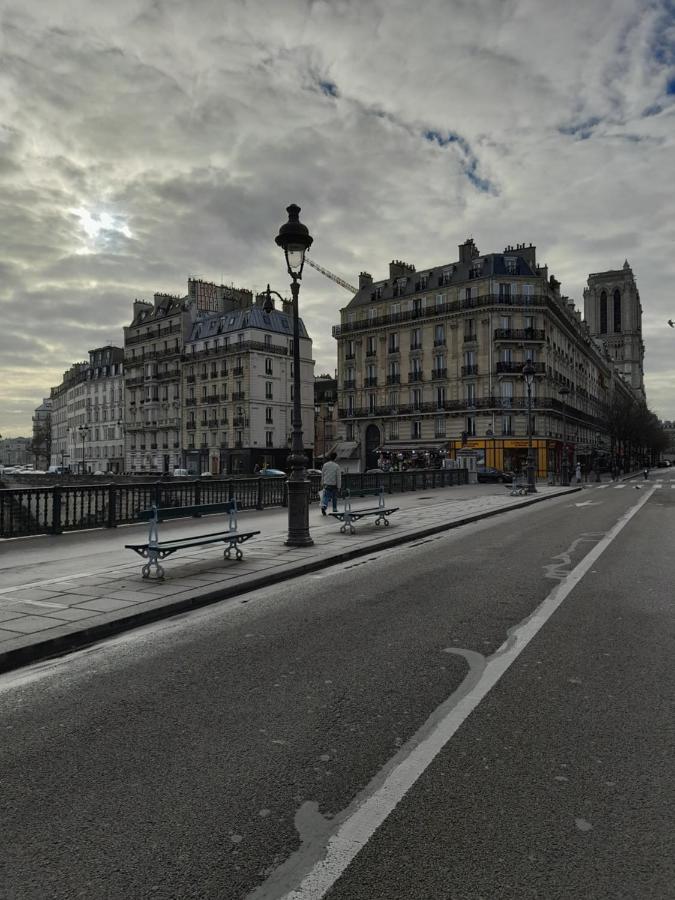 Cosy 2 Pieces Typiquement Parisien A Notre-Dameアパートメント エクステリア 写真
