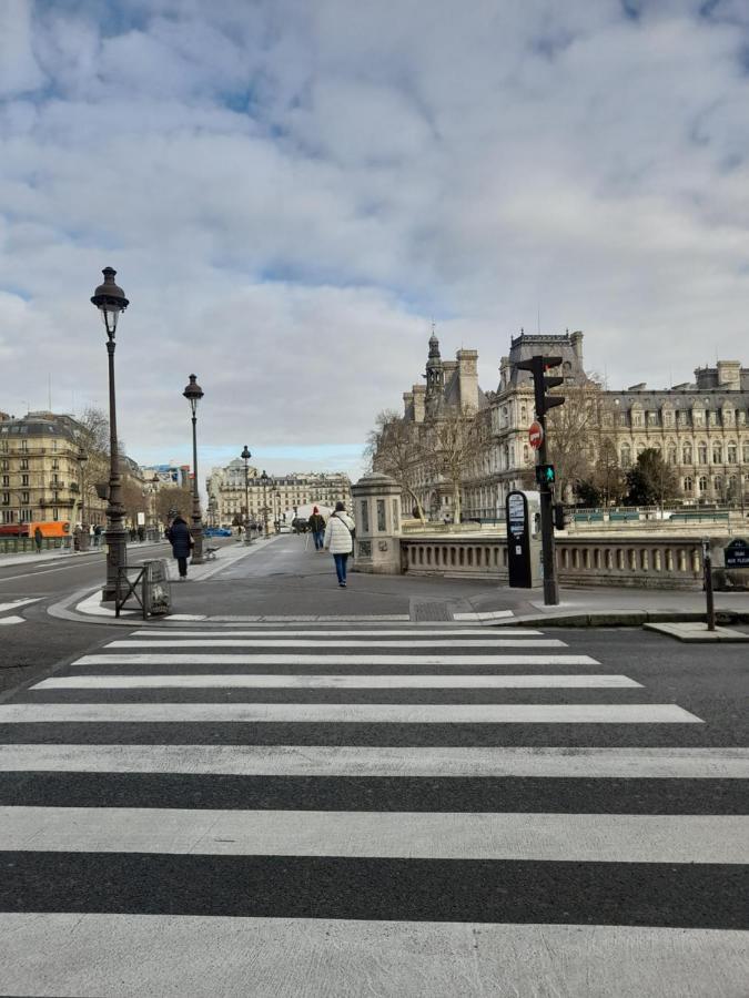 Cosy 2 Pieces Typiquement Parisien A Notre-Dameアパートメント エクステリア 写真